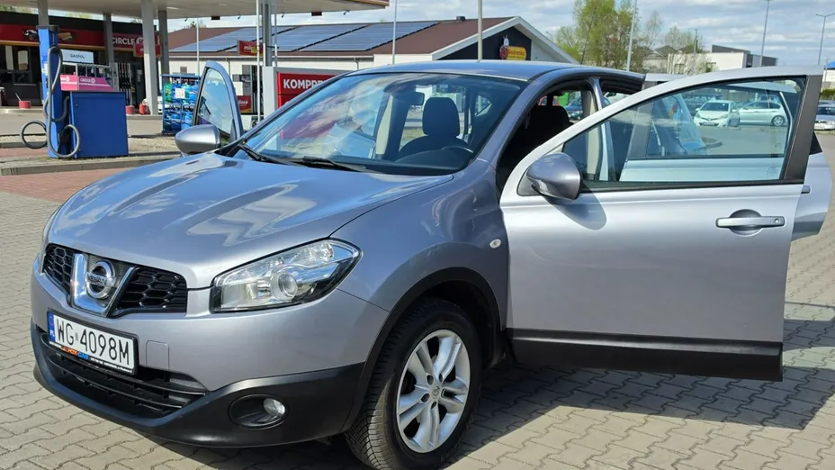 NISSAN Qashqai -