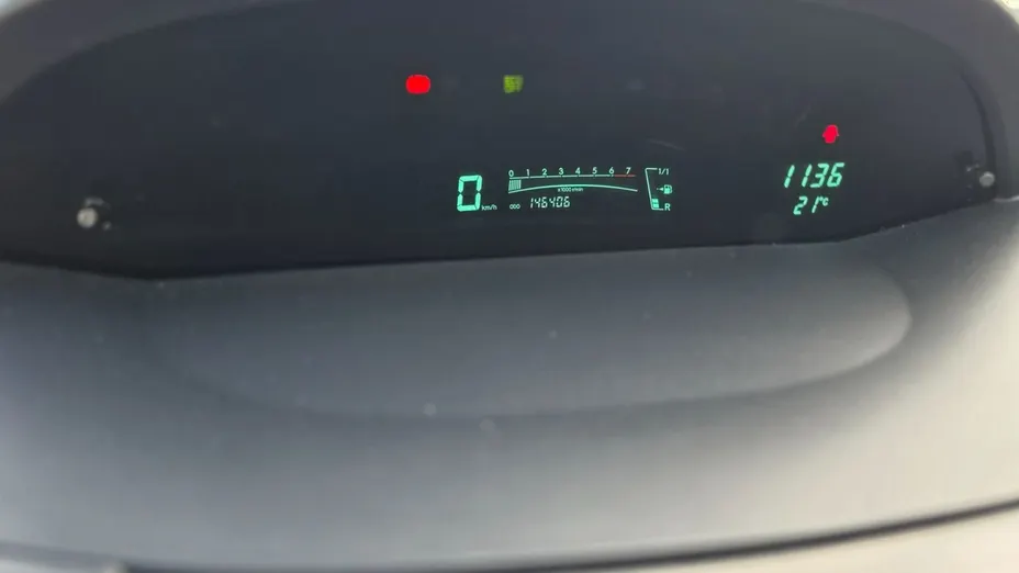 TOYOTA Yaris -
