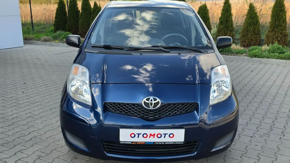 TOYOTA Yaris -