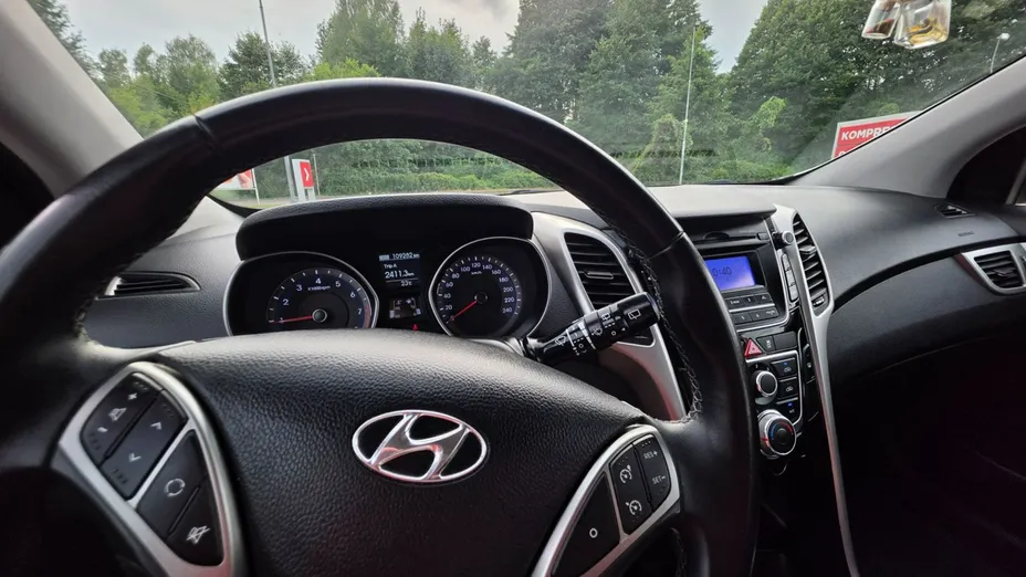 HYUNDAI i30 -