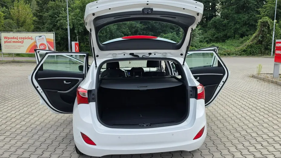 HYUNDAI i30 -