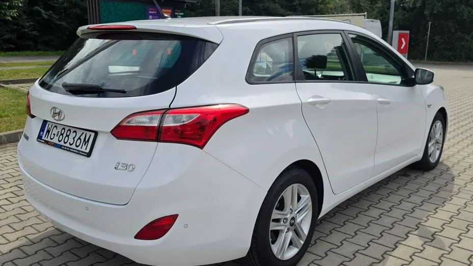 HYUNDAI i30 -