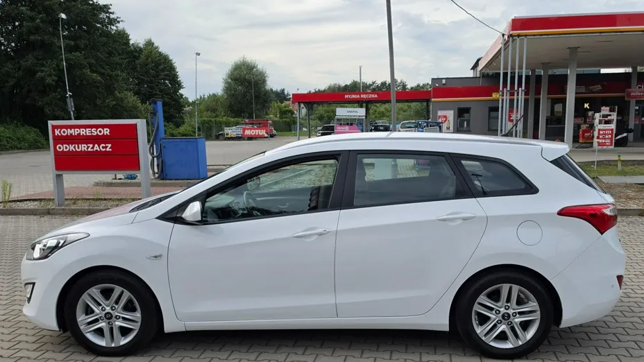 HYUNDAI i30 -