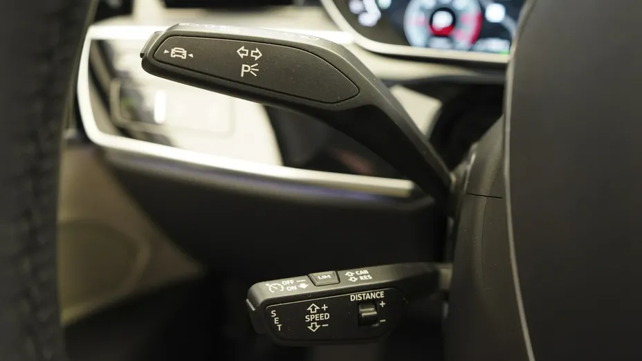AUDI A8 -
