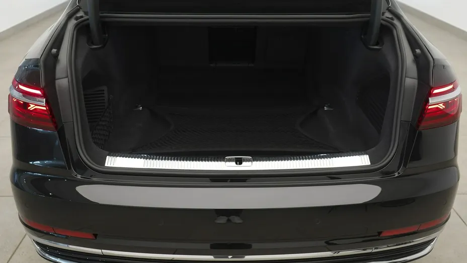 AUDI A8 -