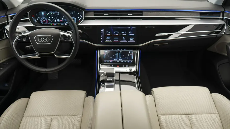 AUDI A8 -