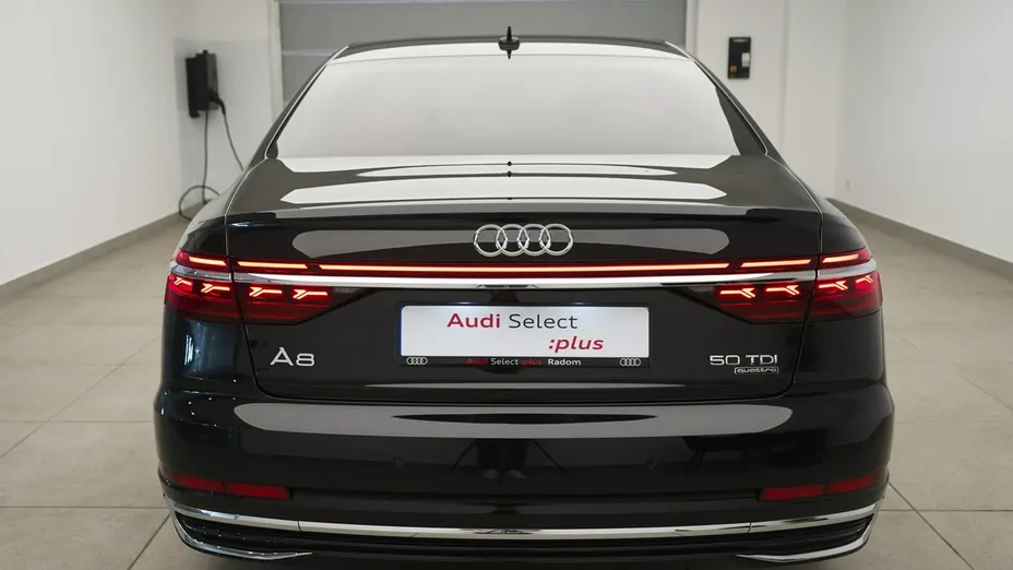 AUDI A8 -