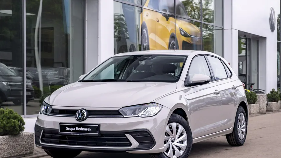 VOLKSWAGEN Polo -
