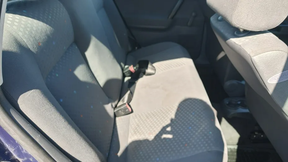 VOLKSWAGEN Polo -