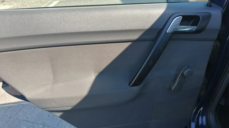 VOLKSWAGEN Polo -