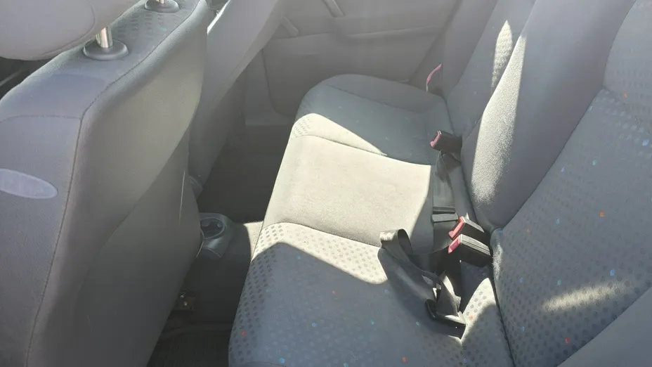 VOLKSWAGEN Polo -
