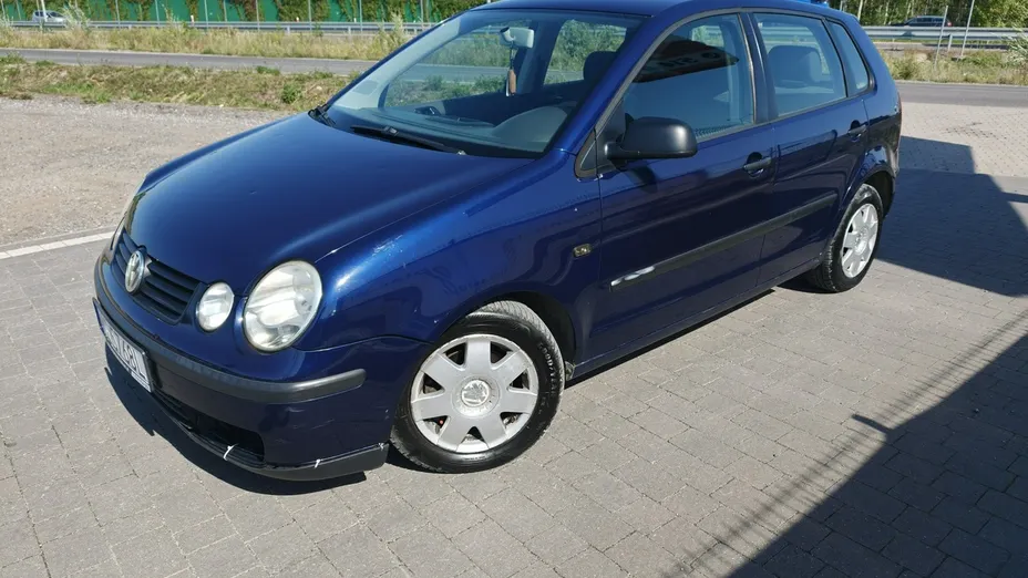 VOLKSWAGEN Polo -
