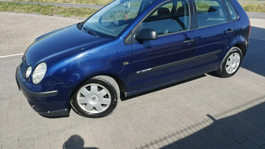 VOLKSWAGEN Polo -