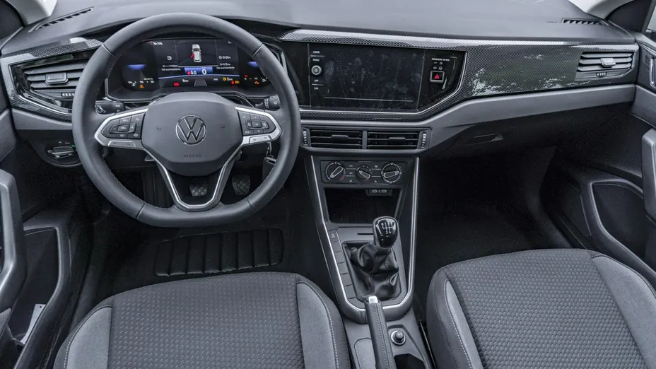 VOLKSWAGEN Polo -