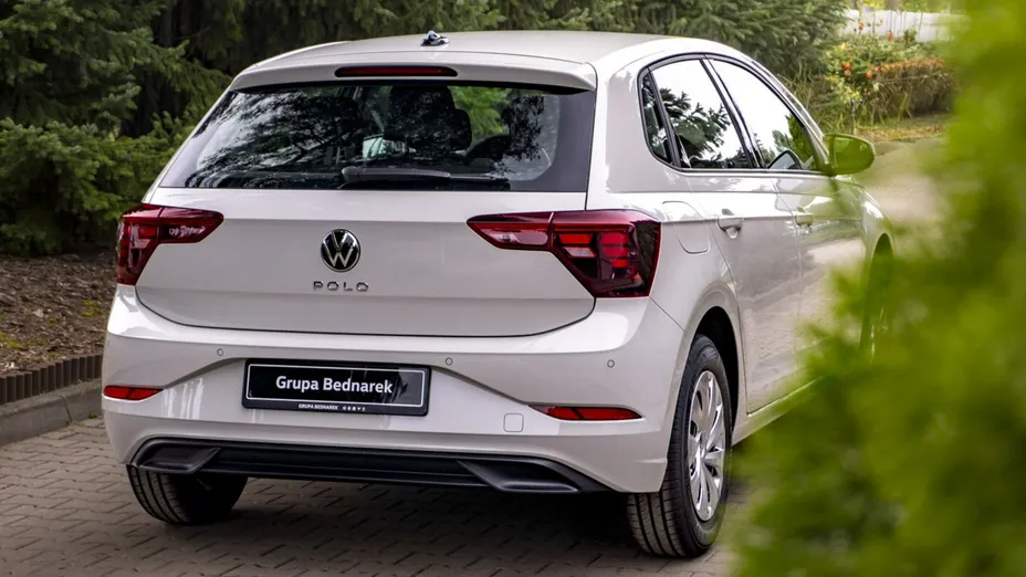 VOLKSWAGEN Polo -