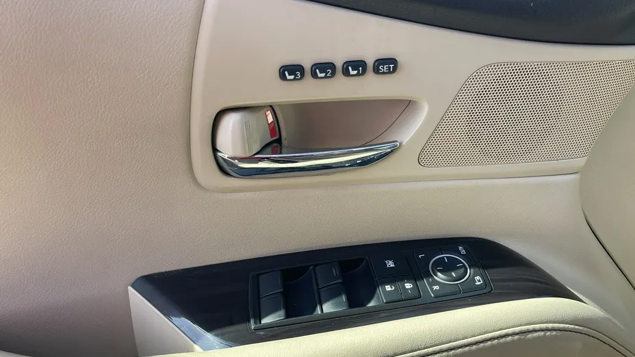 LEXUS RX -