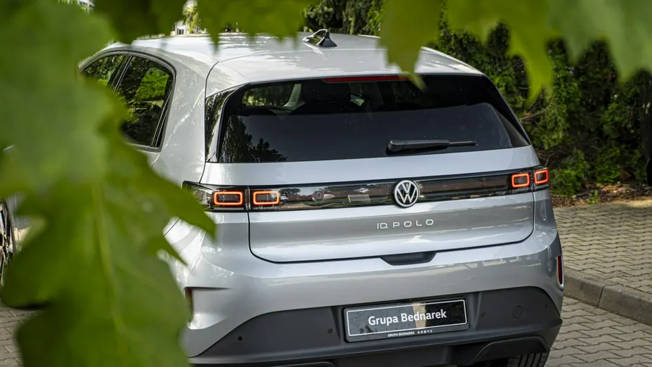VOLKSWAGEN Polo -
