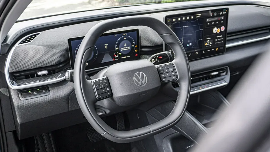 VOLKSWAGEN Polo -