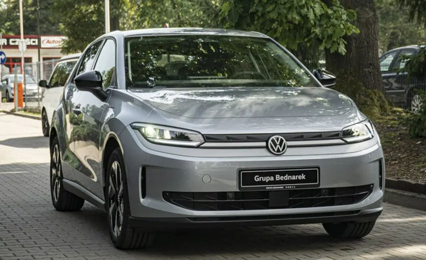 VOLKSWAGEN Polo -