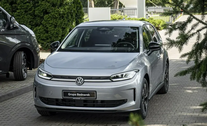 VOLKSWAGEN Polo -