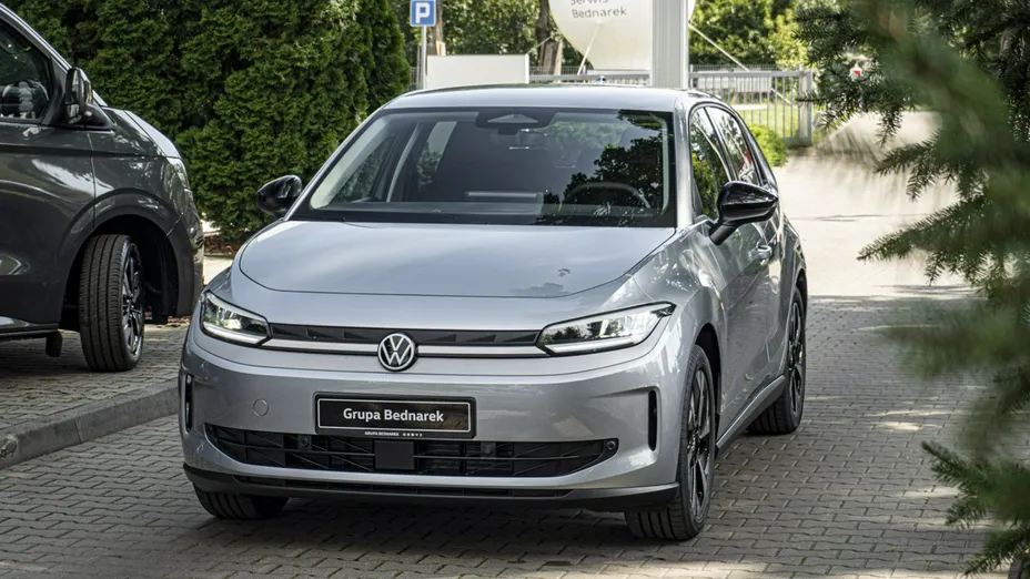 VOLKSWAGEN Polo -
