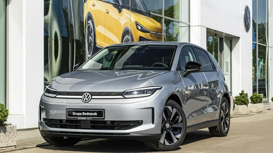 VOLKSWAGEN Polo -