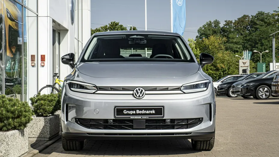 VOLKSWAGEN Polo -
