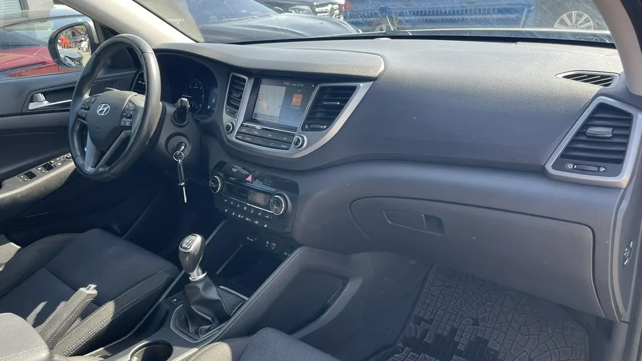 HYUNDAI Tucson -