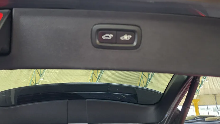 VOLVO XC90 -