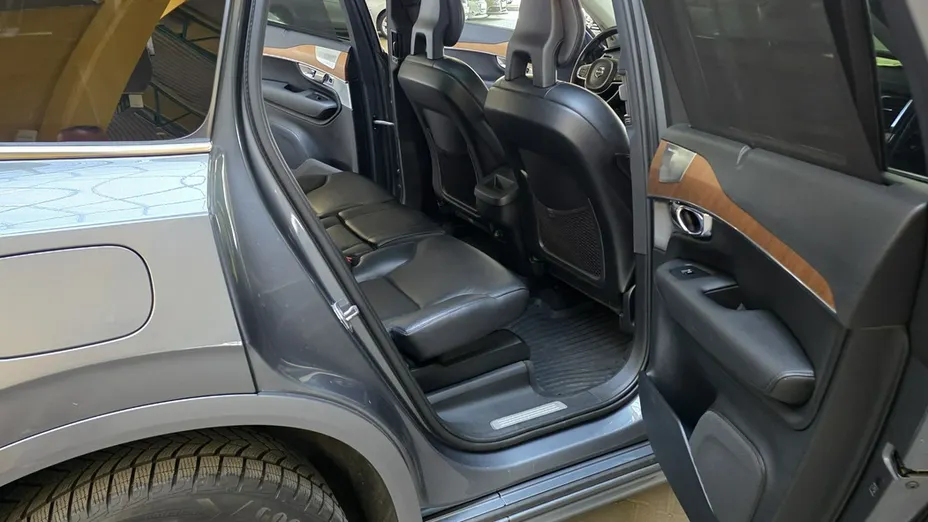 VOLVO XC90 -
