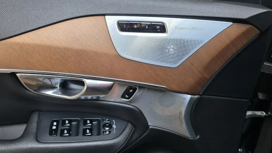 VOLVO XC90 -