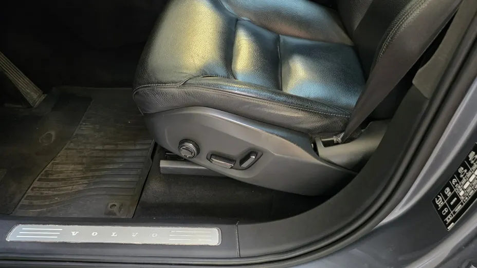 VOLVO XC90 -