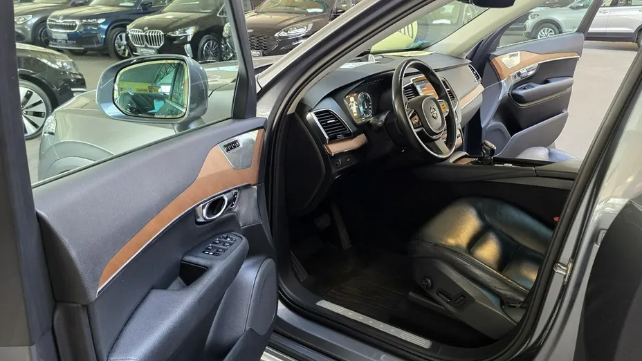 VOLVO XC90 -