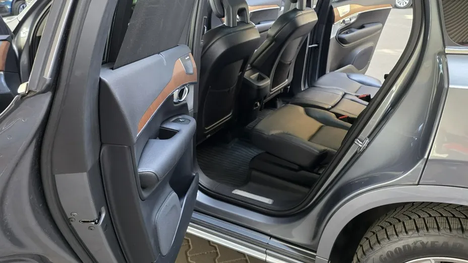 VOLVO XC90 -