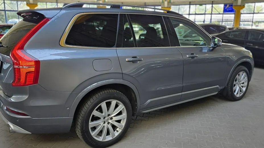 VOLVO XC90 -