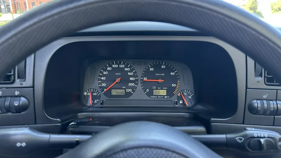 VOLKSWAGEN Golf -
