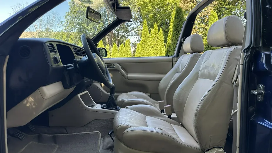 VOLKSWAGEN Golf -
