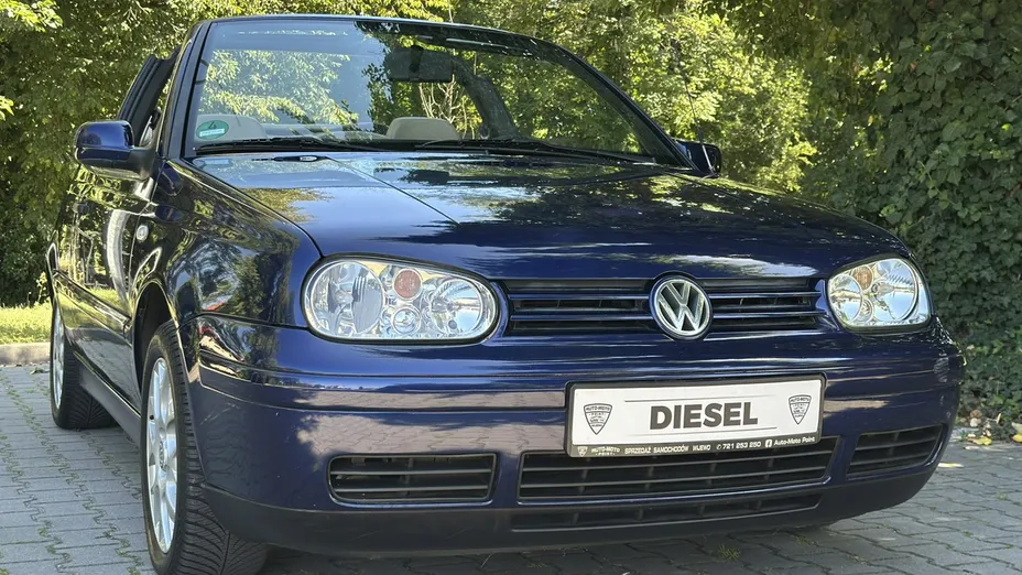 VOLKSWAGEN Golf -