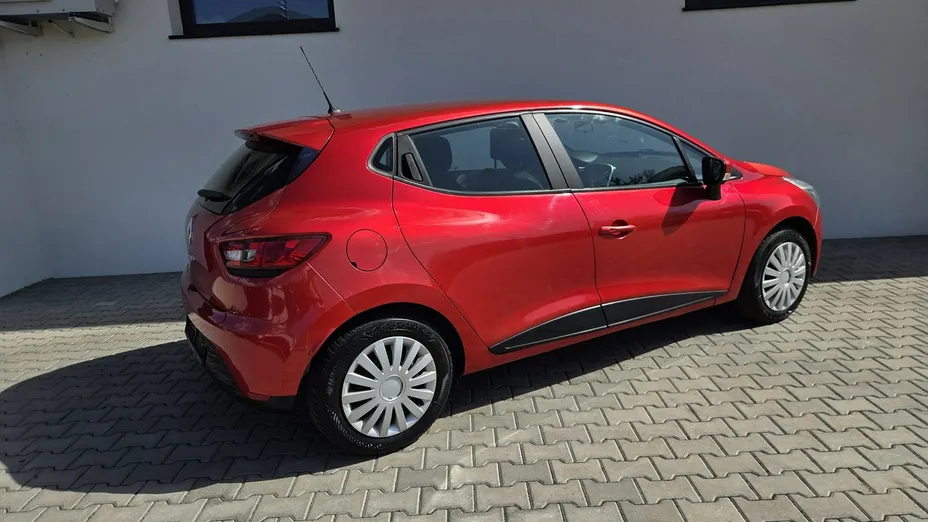 RENAULT Clio -
