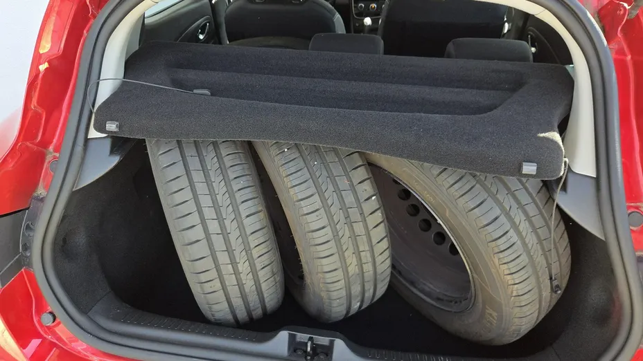 RENAULT Clio -