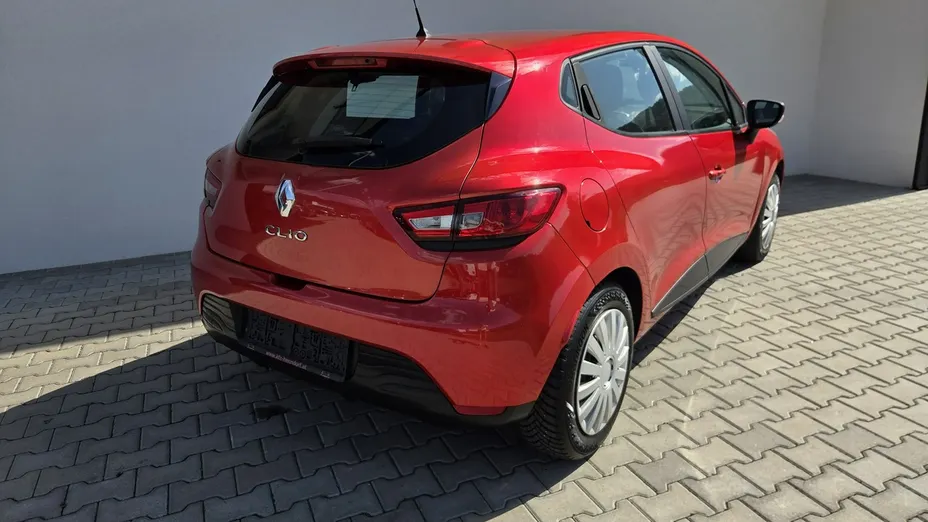 RENAULT Clio -