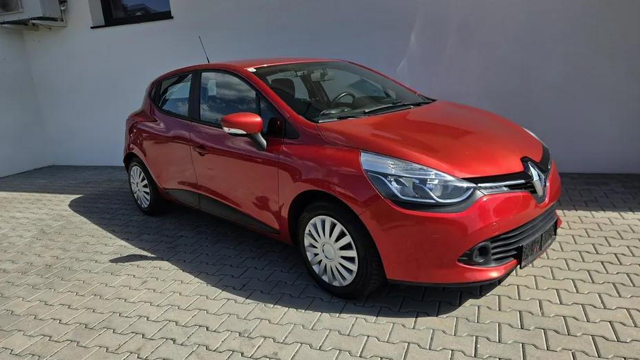 RENAULT Clio -