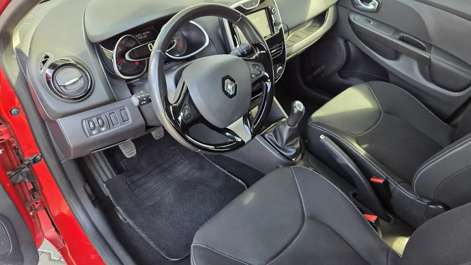 RENAULT Clio -