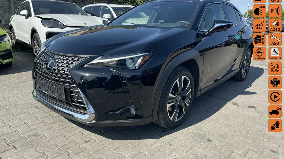 LEXUS UX -