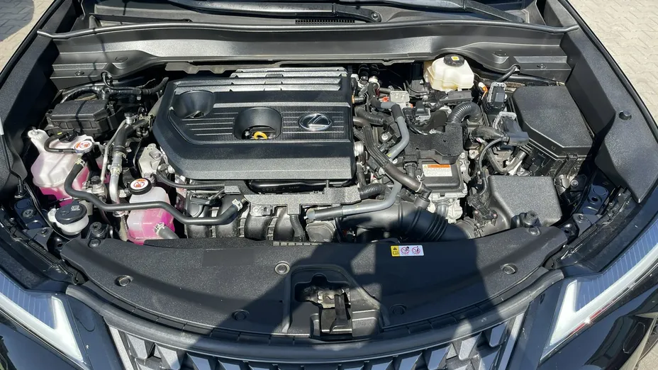 LEXUS UX -