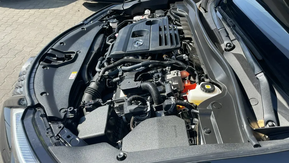 LEXUS UX -