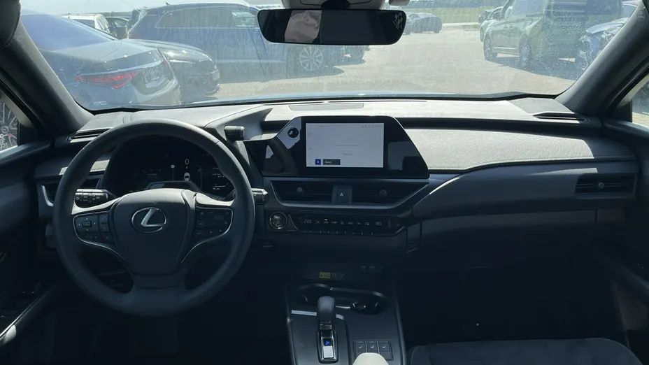 LEXUS UX -