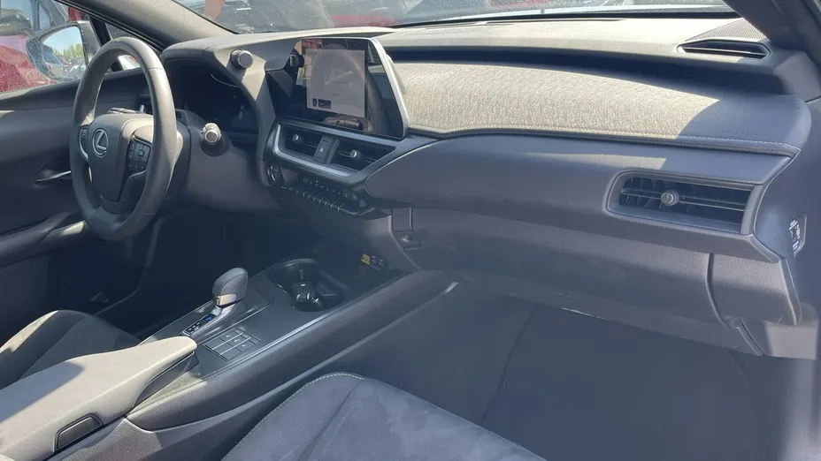 LEXUS UX -