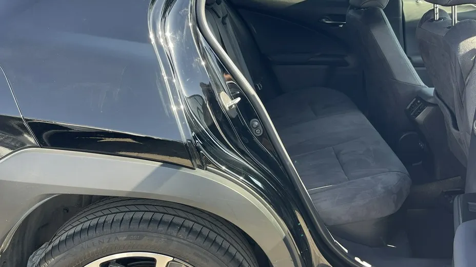 LEXUS UX -