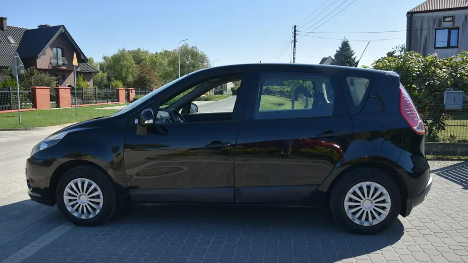 RENAULT Scenic -